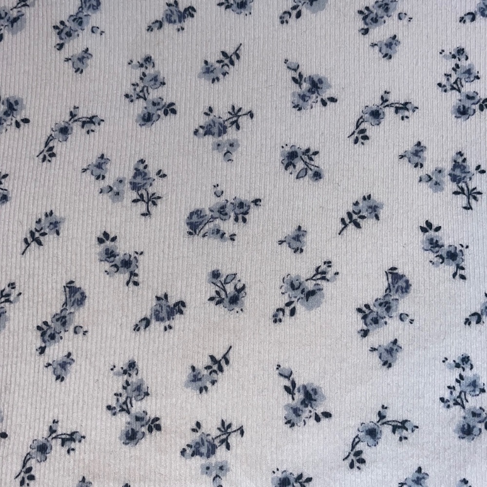 HOLLISTER TEE - Picture 4 of 5